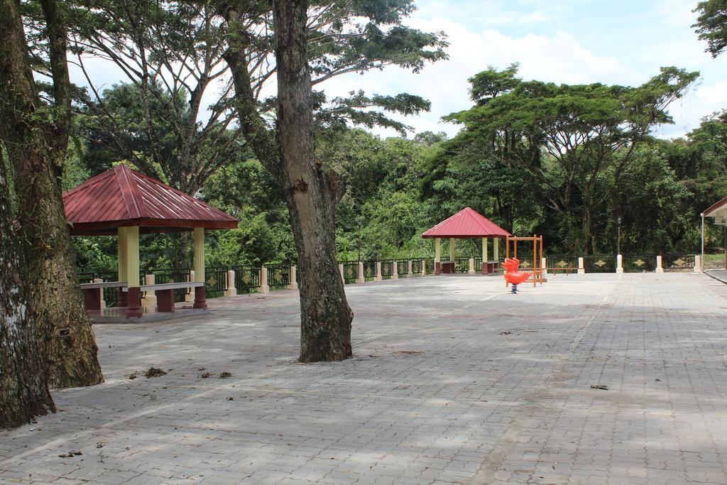 Liwagu Lodge Ranau Buitenkant foto
